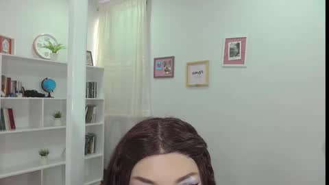 Snapshot of ari_rossee_ chatting on October 31, 2025, 6:20 pm online show from October 31, 2025, 6:20 pm