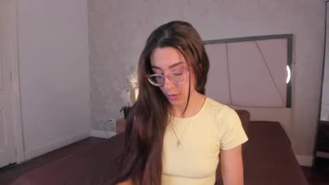 Snapshot of ari_wilde chatting on May 9, 2026, 2:00 pm Ari Wilde online show from May 9, 2026, 2:00 pm