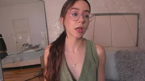 Snapshot of ari_wilde chatting on May 28, 2026, 11:29 am Ari Wilde online show from May 28, 2026, 11:29 am