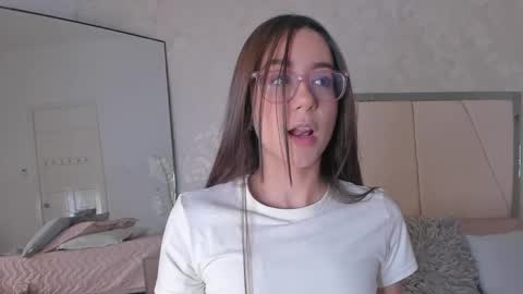 Snapshot of ari_wilde chatting on May 29, 2026, 11:52 am Ari Wilde online show from May 29, 2026, 11:52 am