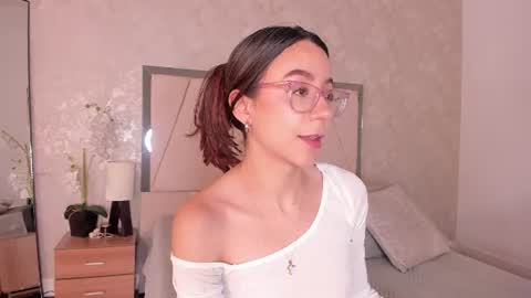 Snapshot of ari_wilde chatting on June 22, 2026, 12:13 pm Ari Wilde online show from June 22, 2026, 12:13 pm