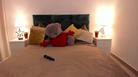 Snapshot of aria_blisss chatting on November 26, 2025, 6:36 am aria_blisss online show from November 26, 2025, 6:36 am