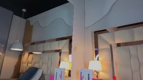 Snapshot of aria_joness_ chatting on August 4, 2026, 8:00 pm Aria Jones online show from August 4, 2026, 8:00 pm
