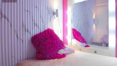 Snapshot of aria_millers_ chatting on February 4, 2025, 7:33 pm Aria Millers online show from February 4, 2025, 7:33 pm