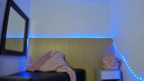 Aria Millers  online show from December 23, 2025, 10:57 am