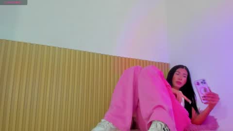 Aria Millers  online show from March 9, 2026, 11:25 am