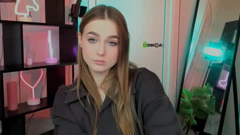 Luna online show from November 14, 2025, 12:26 pm