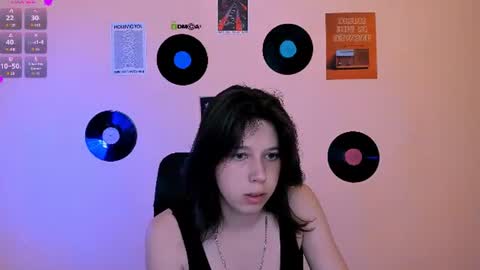 aria_wild_ online show from June 13, 2026, 7:23 pm