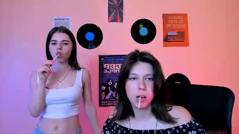 aria_wild_ online show from June 14, 2026, 7:27 pm
