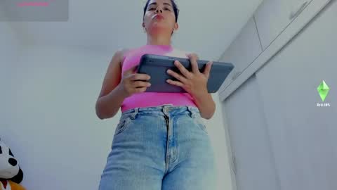 ariacoral online show from May 3, 2026, 1:17 pm