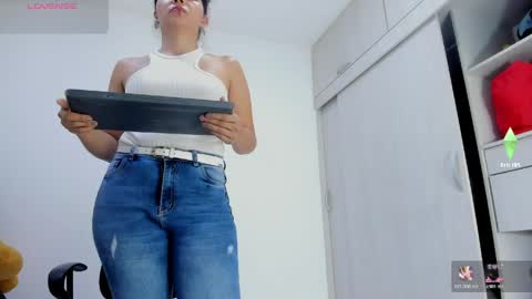 Snapshot of ariacoral chatting on May 26, 2026, 1:29 pm ariacoral online show from May 26, 2026, 1:29 pm