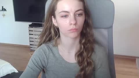 AriaCreazy online show from February 2, 2026, 9:19 am