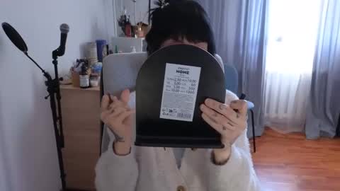 Adriana online show from March 7, 2025, 9:51 am