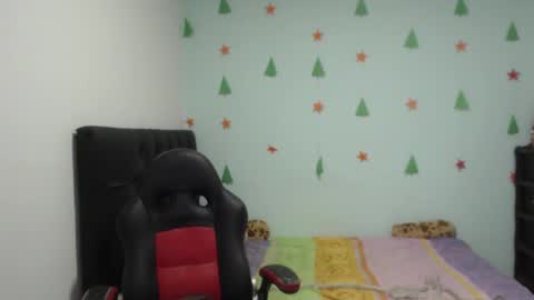 ...Ariana... online show from December 5, 2024, 5:39 pm