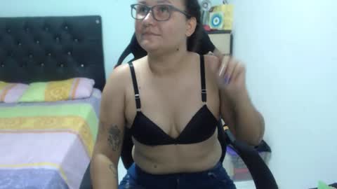 ...Ariana... online show from October 18, 2025, 6:41 pm