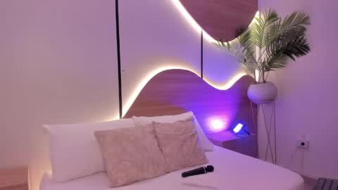 Snapshot of ariadna_boneville chatting on May 31, 2026, 2:31 am A R I A D N A online show from May 31, 2026, 2:31 am
