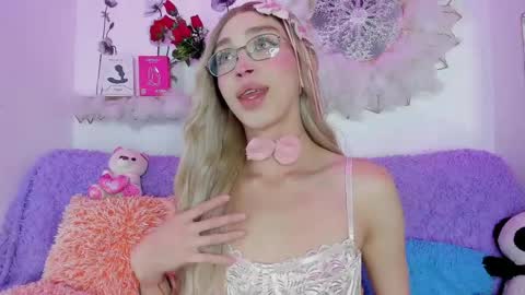 Snapshot of ariadna_evangeline chatting on May 31, 2026, 5:04 am Angel online show from May 31, 2026, 5:04 am
