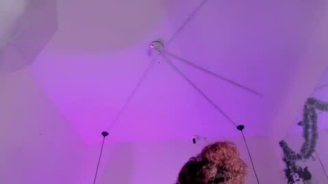 Snapshot of ariadnaaa_ chatting on November 22, 2025, 3:27 am Ariadna online show from November 22, 2025, 3:27 am