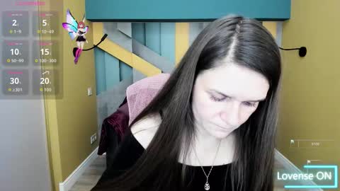 AriaGray online show from December 4, 2025, 2:59 pm