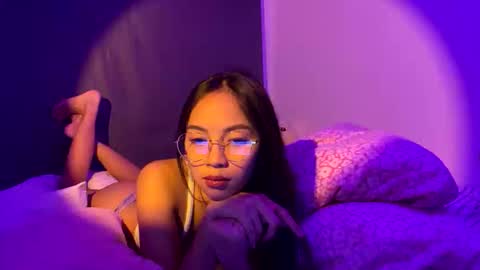 Aria Mariz online show from September 12, 2025, 3:28 am