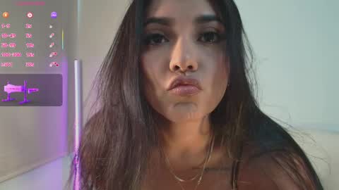 Snapshot of ariana_bae_ chatting on April 23, 2026, 10:45 pm online show from April 23, 2026, 10:45 pm