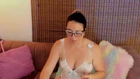 Ariana Cruz online show from June 28, 2026, 12:44 pm