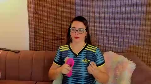 Ariana Cruz online show from July 7, 2026, 12:42 pm