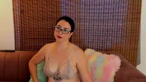 Ariana Cruz online show from July 10, 2026, 1:47 pm
