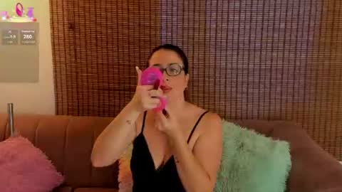 Ariana Cruz online show from July 19, 2026, 12:42 pm