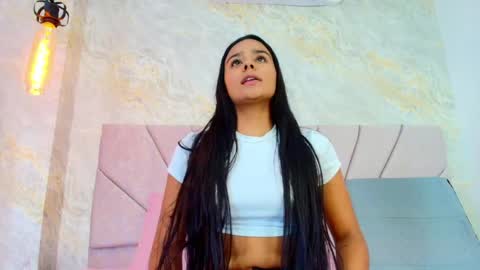 Snapshot of ariana_florez chatting on May 15, 2026, 7:21 pm Sofia online show from May 15, 2026, 7:21 pm