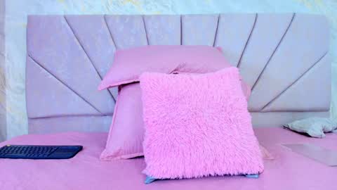 Snapshot of ariana_florez chatting on May 21, 2026, 7:10 pm Sofia online show from May 21, 2026, 7:10 pm
