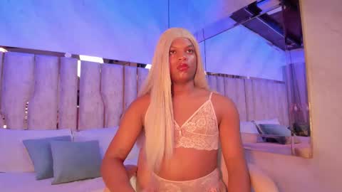 ariana_grande233 online show from March 9, 2026, 11:36 am