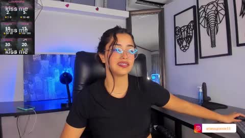 Snapshot of ariana_pierce chatting on February 22, 2025, 5:34 am Ariana online show from February 22, 2025, 5:34 am
