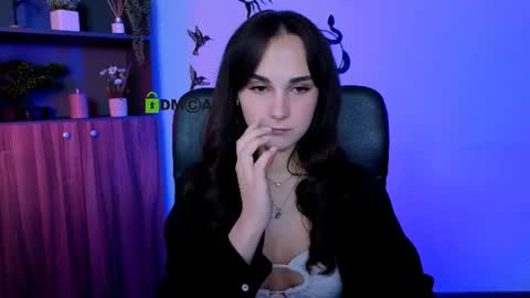 ariana_ross7 online show from July 7, 2026, 7:18 pm