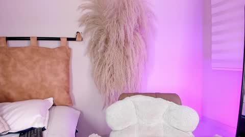 Snapshot of ariana_rosse__ chatting on January 11, 2025, 12:40 pm Ariana online show from January 11, 2025, 12:40 pm