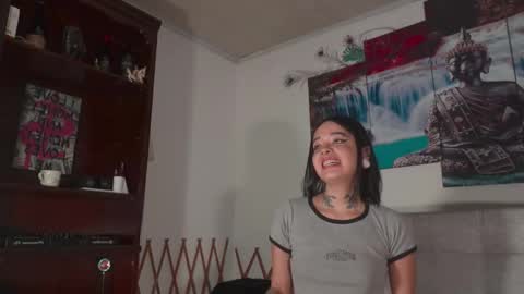 Snapshot of ariana_whitee chatting on February 7, 2026, 2:15 am ariana_whitee online show from February 7, 2026, 2:15 am