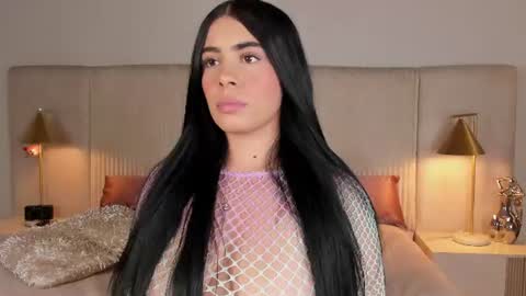 Snapshot of ariana_zc_ chatting on June 17, 2026, 9:38 pm Susan online show from June 17, 2026, 9:38 pm