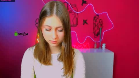 arianaa_cat online show from April 17, 2026, 6:44 pm