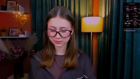arianaa_cat online show from April 28, 2026, 6:46 pm