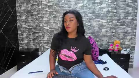 Snapshot of arianaablack chatting on February 12, 2025, 12:01 pm Ariana online show from February 12, 2025, 12:01 pm