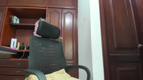 Andrea online show from October 15, 2025, 1:17 am