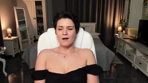 Ana online show from February 12, 2025, 3:49 pm