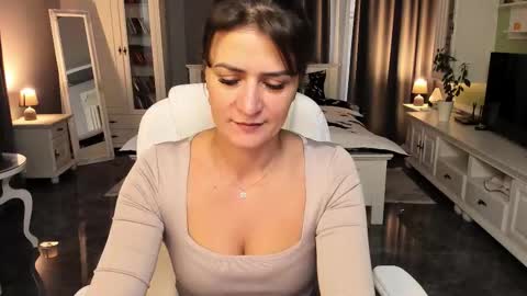 Ana online show from October 3, 2025, 1:41 pm