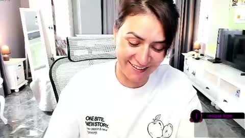 Snapshot of arianasage_ chatting on July 21, 2026, 1:35 pm Ana online show from July 21, 2026, 1:35 pm