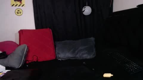 Snapshot of arianauwu666 chatting on December 26, 2024, 4:32 am help me 100 hands up my OF is Free online show from December 26, 2024, 4:32 am