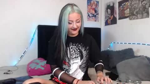 Snapshot of arianauwu666 chatting on January 27, 2025, 10:27 pm help me 100 hands up my OF is Free online show from January 27, 2025, 10:27 pm