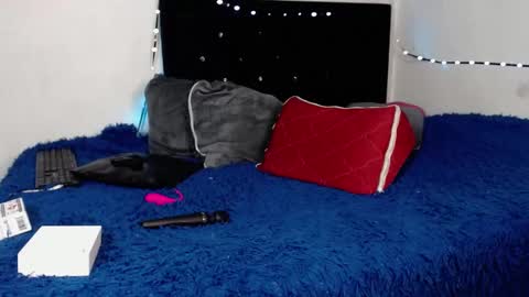 Snapshot of arianauwu666 chatting on February 22, 2025, 6:06 am help me 100 hands up my OF is Free online show from February 22, 2025, 6:06 am