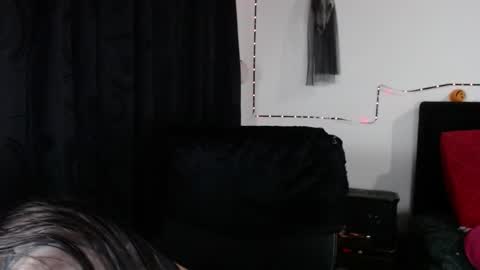 Snapshot of arianauwu666 chatting on October 5, 2025, 12:31 am help me 100 hands up my OF is Free online show from October 5, 2025, 12:31 am