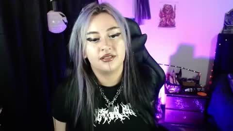 Snapshot of arianauwu666 chatting on July 8, 2026, 8:02 pm help me 100 hands up my OF is Free online show from July 8, 2026, 8:02 pm