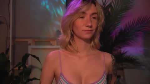 Snapshot of arianna_richi chatting on October 11, 2025, 5:17 am Olivka online show from October 11, 2025, 5:17 am